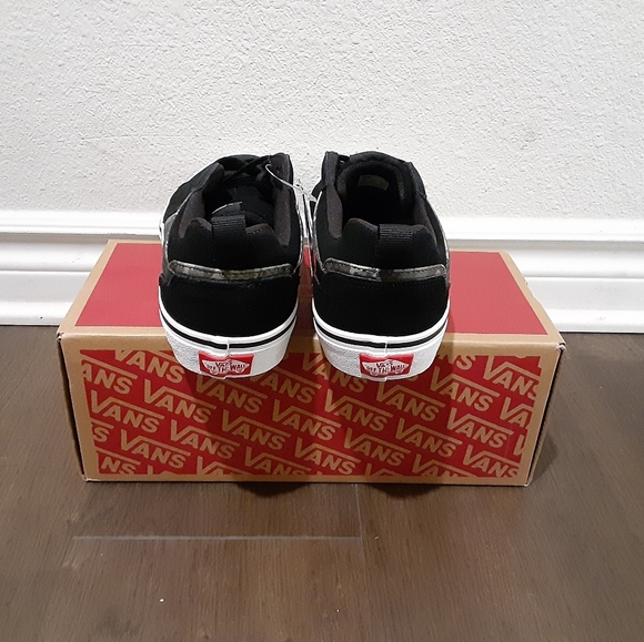 Vans - Picture 4 of 5